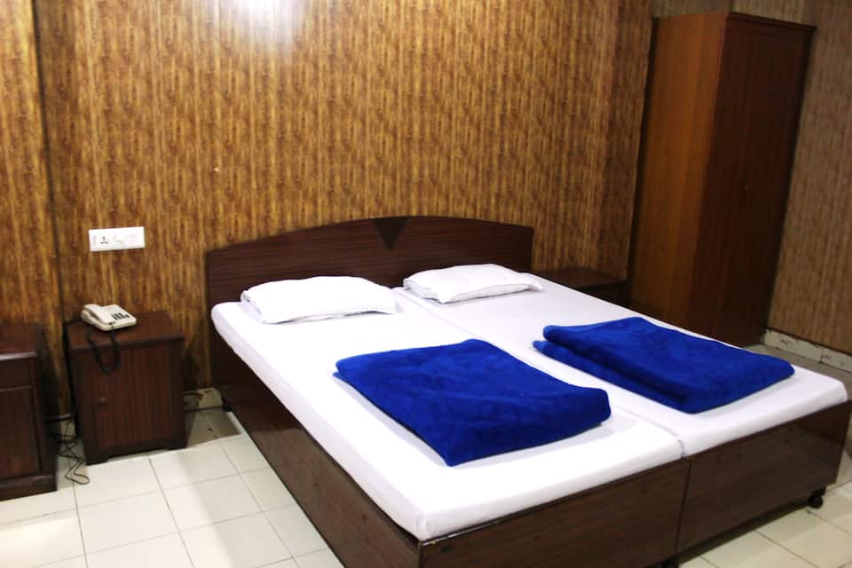 Deluxe Double Bedroom